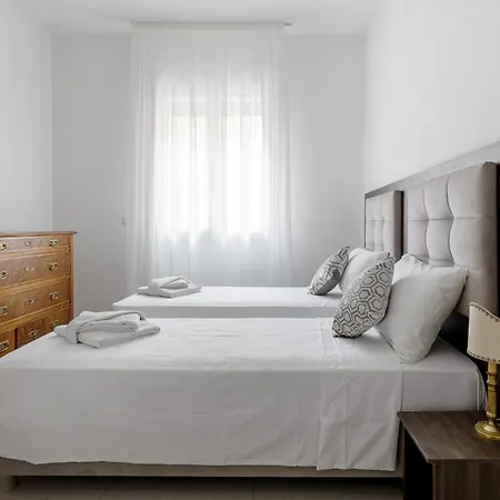 Le Dodici Porte - Porta Galliera 2 By District Apartment *