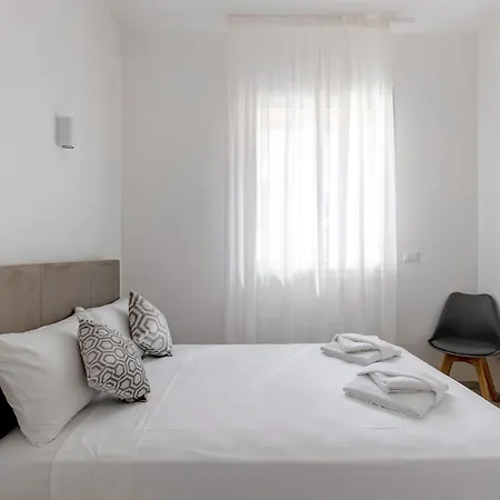 Apartment Le Dodici Porte - Porta Galliera 2 By District